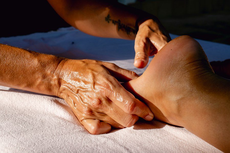 hip bursitis massage therapy